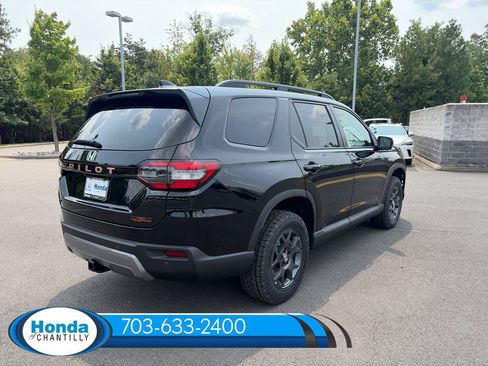 New 2026 Honda Pilot TrailSport image 7