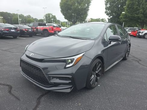 Used 2025 Toyota Corolla XSE FWD image 4