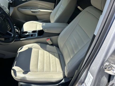 Used 2018 Ford Escape Titanium AWD/4WD image 17