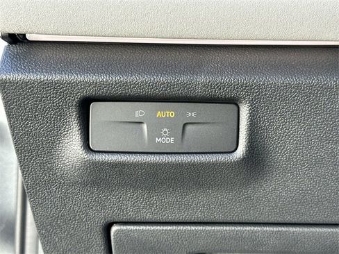 New 2026 Volkswagen Tiguan SE R-Line image 16