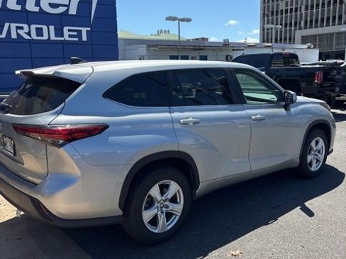 Used 2023 Toyota Highlander Limited image 7