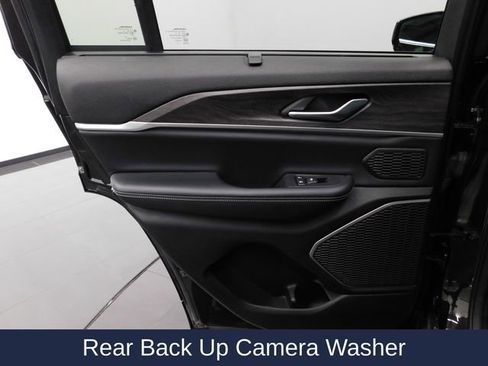 Used 2023 Jeep Grand Cherokee 4WD 4xe w/ Luxury Tech Group II image 25