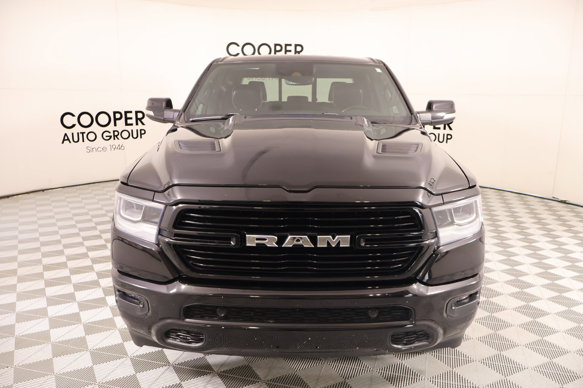 Used 2021 RAM 1500 Laramie w/ Sport Appearance Package AWD/4WD image 8