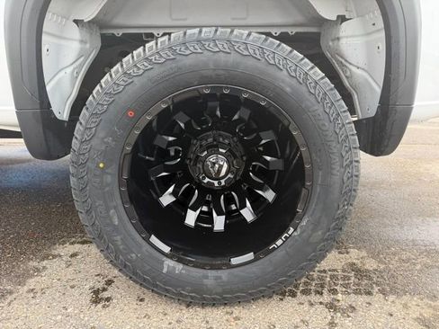 Used 2024 GMC Sierra 3500 SLT AWD/4WD image 8