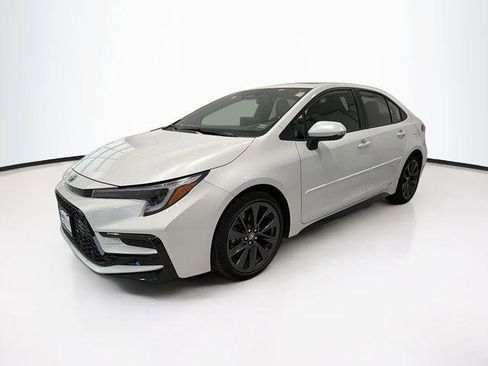 Certified 2025 Toyota Corolla SE w/ SE Premium Package AWD/4WD image 3