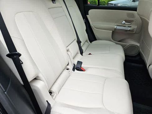 Used 2026 Mercedes-Benz GLB 250 image 21
