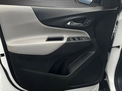 Used 2019 Chevrolet Equinox LS w/ LS Convenience Package image 19