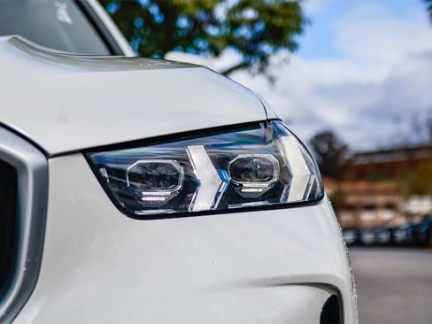 Used 2024 BMW X5 xDrive40i w/ Premium Package image 10