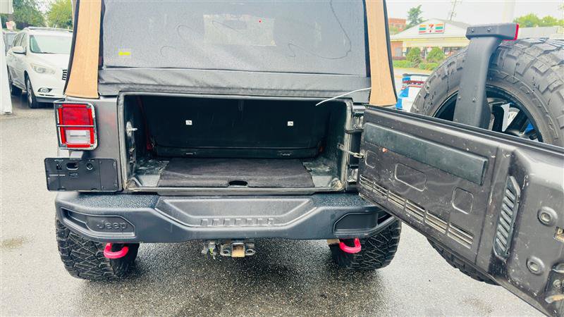 Used 2018 Jeep Wrangler Rubicon AWD/4WD image 23