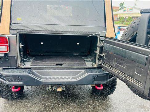 Used 2018 Jeep Wrangler Rubicon AWD/4WD image 23