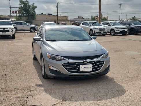 Used 2025 Chevrolet Malibu LT FWD image 2