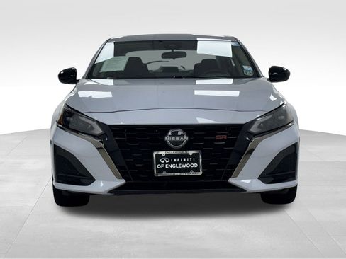 Used 2023 Nissan Altima 2.5 SR w/ SR Premium Package image 2