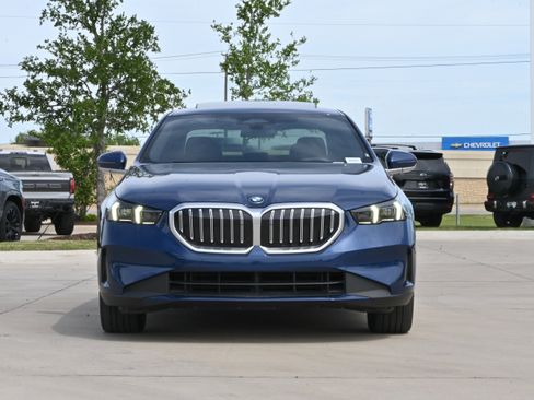 Used 2024 BMW 530i w/ M Sport Package image 3