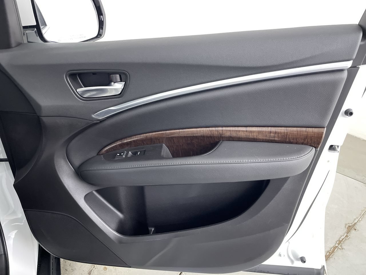 Used 2020 Acura MDX SH-AWD image 27