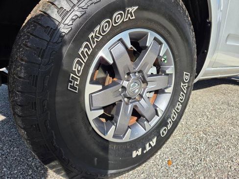 Used 2016 Nissan Frontier Desert Runner image 15