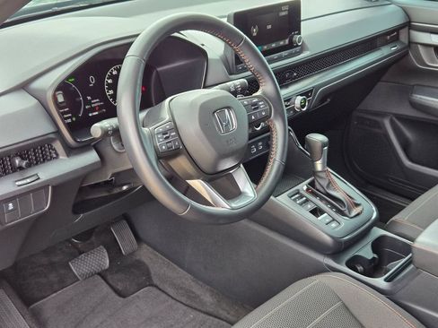 Used 2025 Honda CR-V Sport image 10