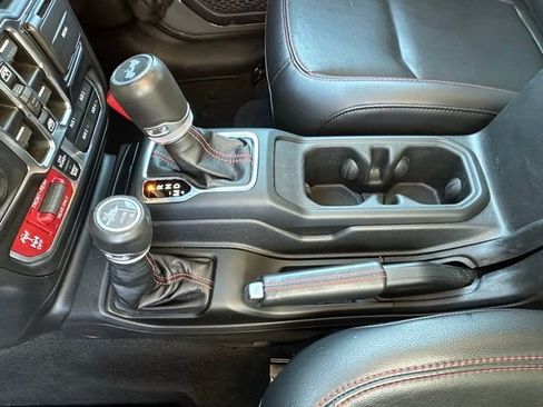 Used 2023 Jeep Wrangler Unlimited Rubicon image 27