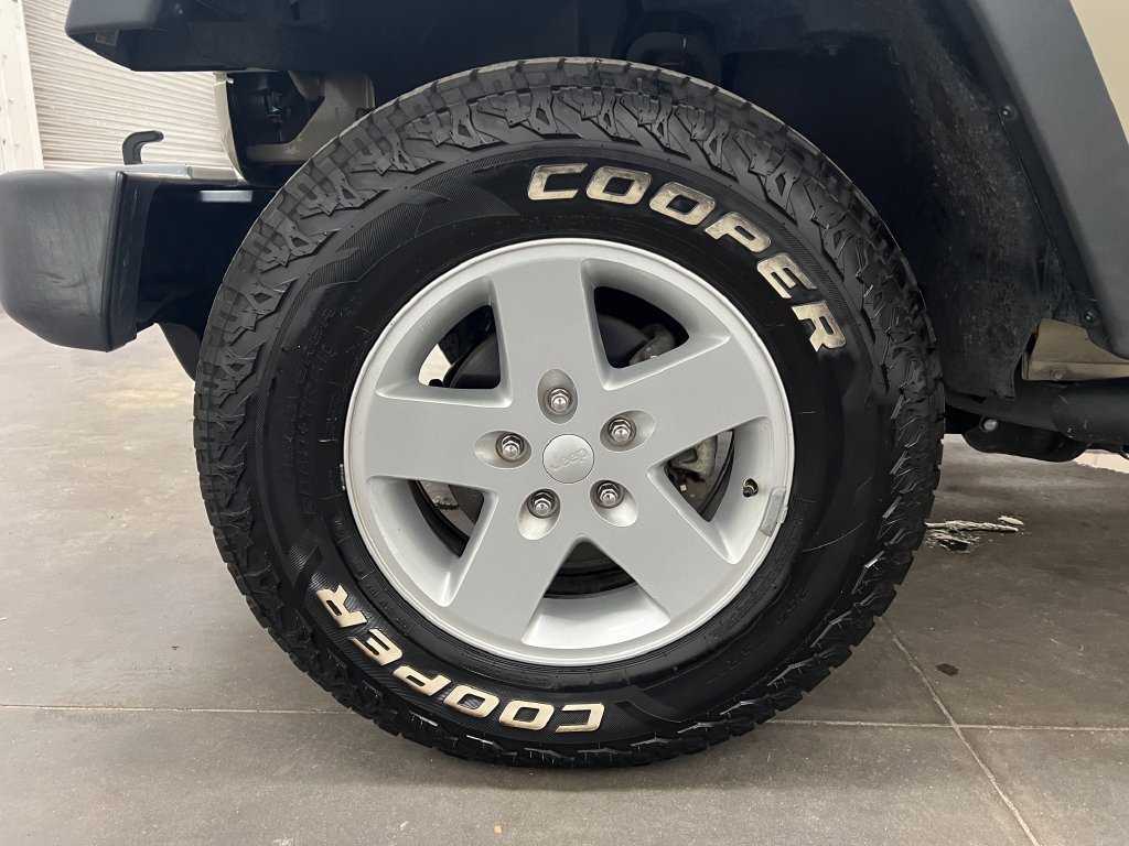Used 2017 Jeep Wrangler Sport w/ Quick Order Package 24S AWD/4WD image 27