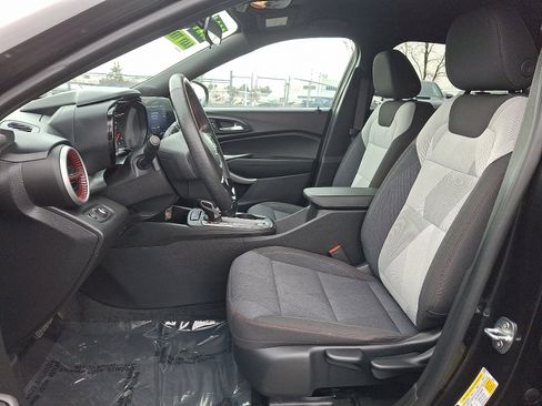 Used 2024 Chevrolet Trax RS image 14