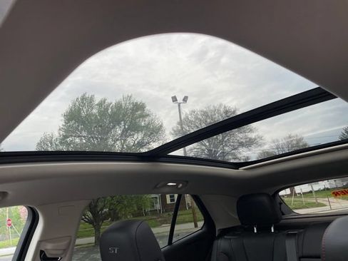 Used 2023 Buick Envision Essence w/ Technology Package I AWD/4WD image 36