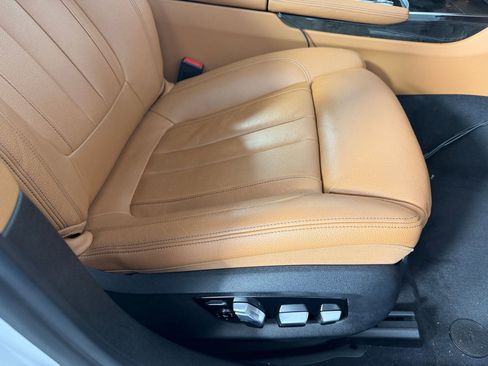Used 2018 BMW 750i xDrive AWD/4WD image 32