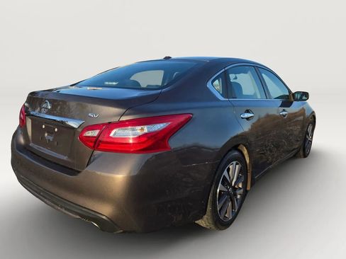 Used 2017 Nissan Altima 2.5 SV image 5
