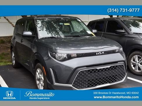 Used 2025 Kia Soul LX w/ LX Technology Package FWD image 1