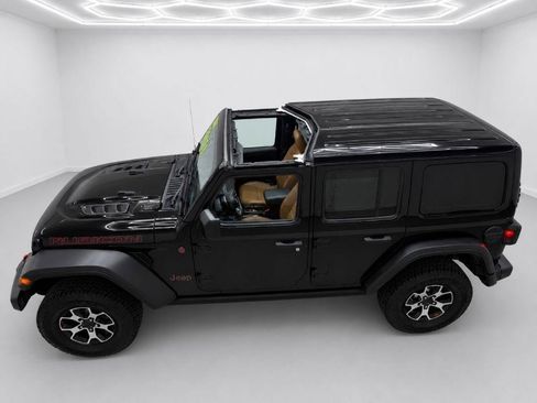 Used 2021 Jeep Wrangler Unlimited Rubicon w/ Cold Weather Group AWD/4WD image 9