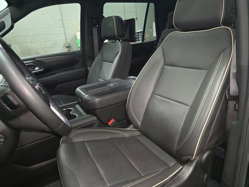 Used 2023 GMC Yukon SLT w/ SLT Premium Package image 15