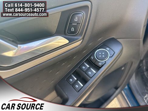 Used 2020 Ford Escape SE image 19