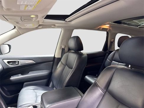 Used 2020 Nissan Pathfinder SL image 23