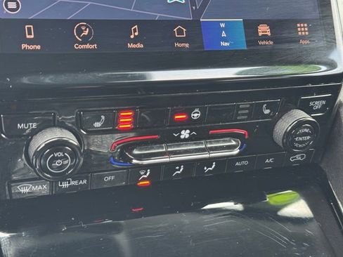 Used 2022 Jeep Grand Cherokee Limited image 25