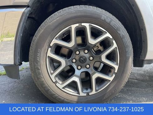 Used 2025 RAM 1500 Laramie image 32