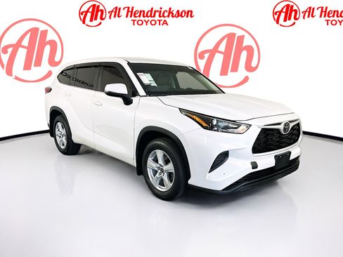 Used 2023 Toyota Highlander L image 1