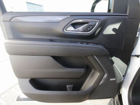 Used 2023 GMC Yukon XL AT4 w/ Technology Package image 24