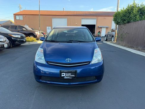 Used 2009 Toyota Prius w/ Pkg 2 FWD image 2