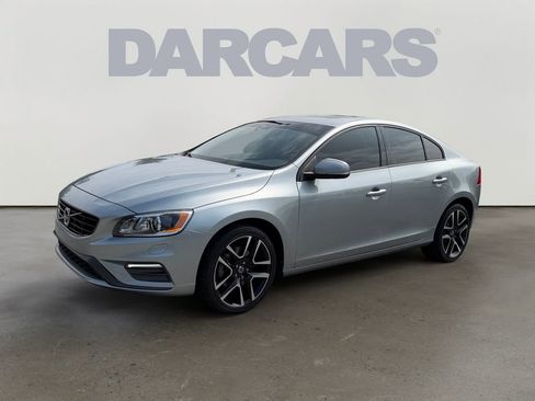 Used 2018 Volvo S60 T5 Dynamic w/ Vision Package FWD image 3