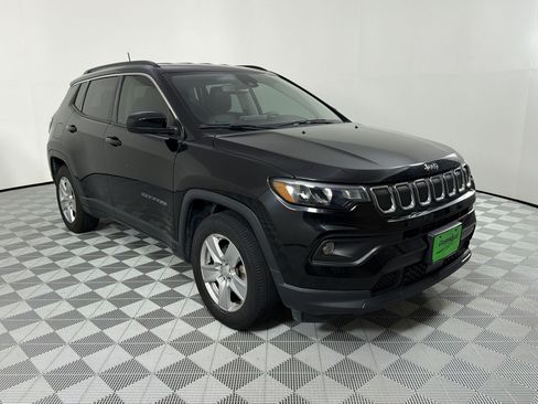 Used 2022 Jeep Compass Latitude FWD image 7