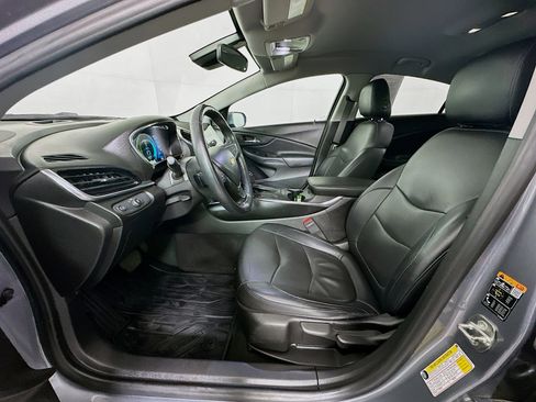 Used 2018 Chevrolet Volt Premier w/ Driver Confidence Package FWD image 13