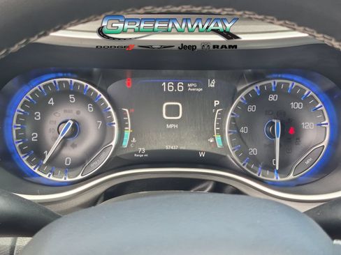 Used 2023 Chrysler Pacifica Touring-L FWD image 26