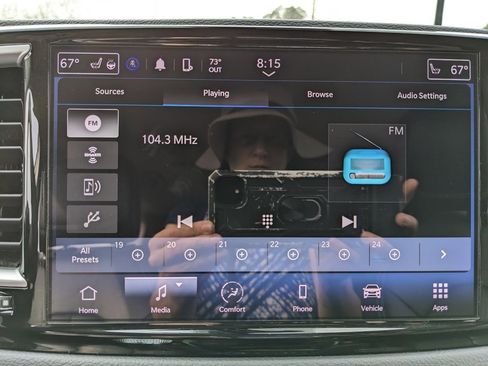 Certified 2023 Chrysler Pacifica Touring-L image 27