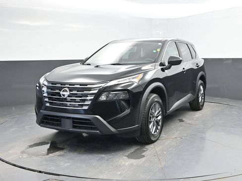 Used 2024 Nissan Rogue S AWD/4WD image 3