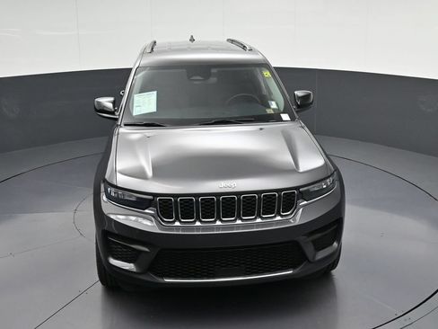 Used 2023 Jeep Grand Cherokee Laredo RWD image 24