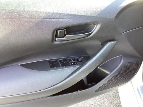 Used 2022 Toyota Corolla LE image 7
