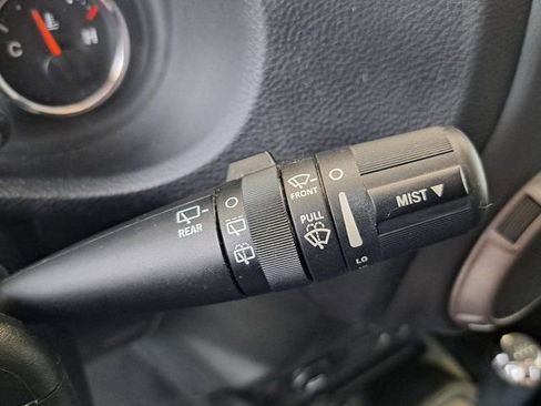 Used 2018 Jeep Wrangler Sport AWD/4WD image 12