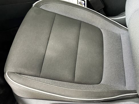 Used 2021 Chevrolet TrailBlazer LS FWD image 23