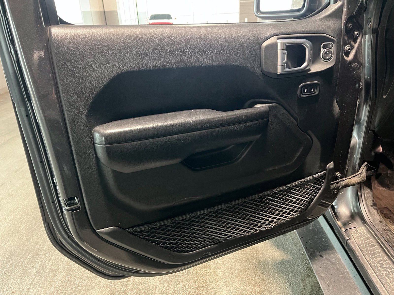 Used 2021 Jeep Wrangler Unlimited Rubicon AWD/4WD image 16