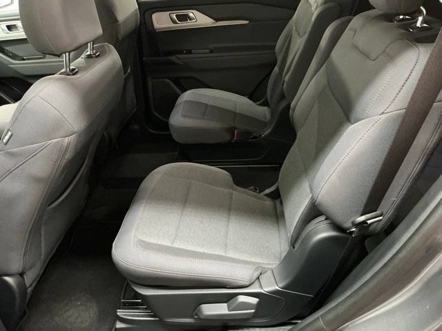 Used 2026 Ford Explorer Active AWD/4WD image 13