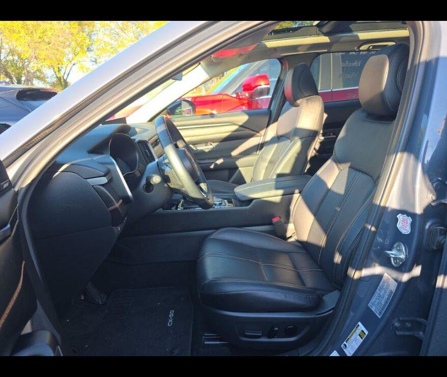 Used 2025 MAZDA CX-50 AWD 2.5 Hybrid w/ Premium Pkg image 3