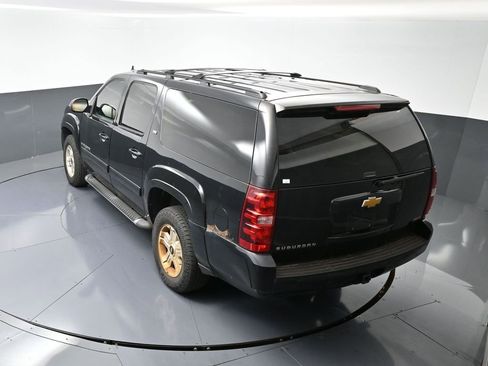 Used 2011 Chevrolet Suburban LT image 21